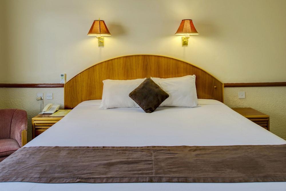 New Ambassador Hotel Harare Exteriér fotografie