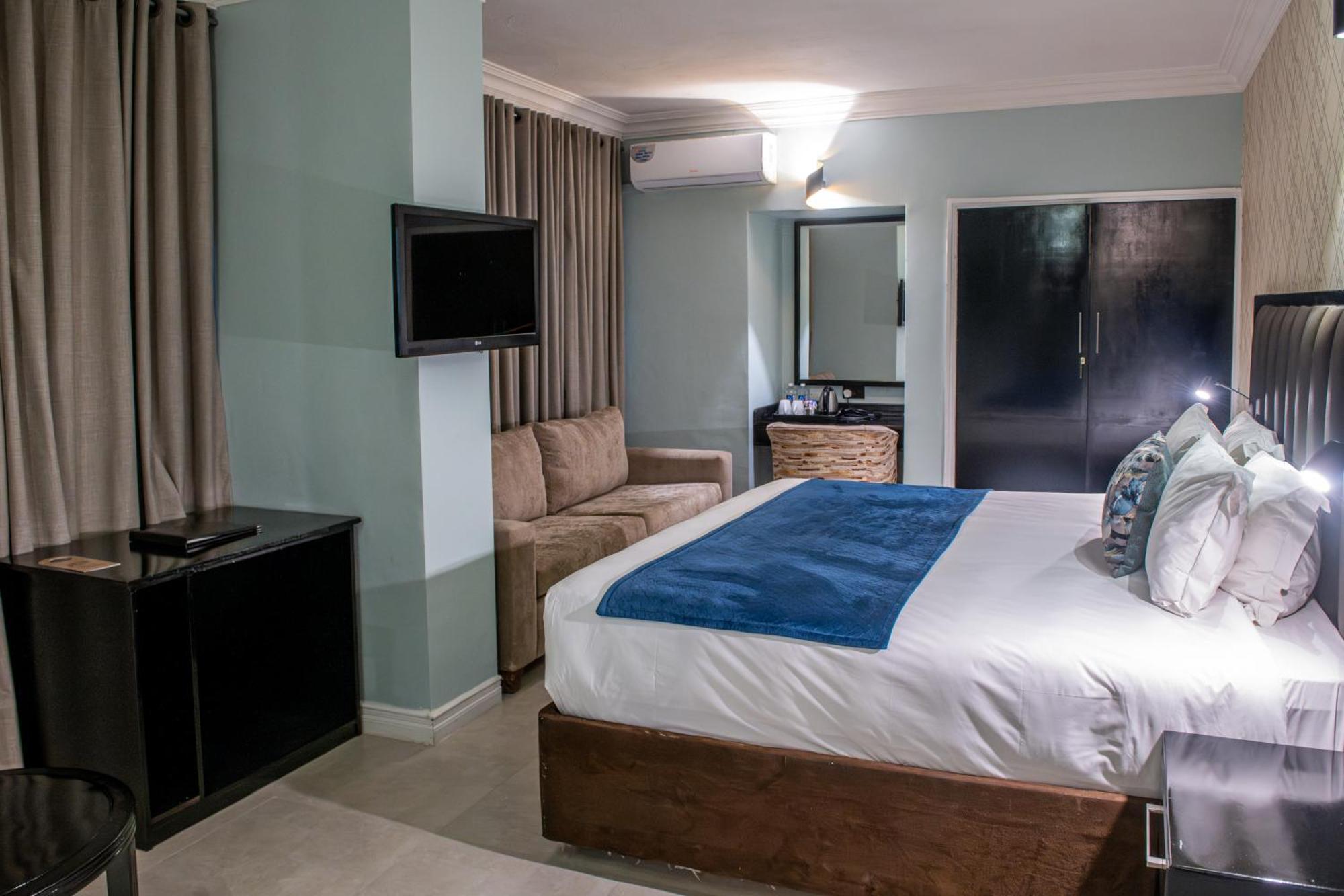 New Ambassador Hotel Harare Exteriér fotografie