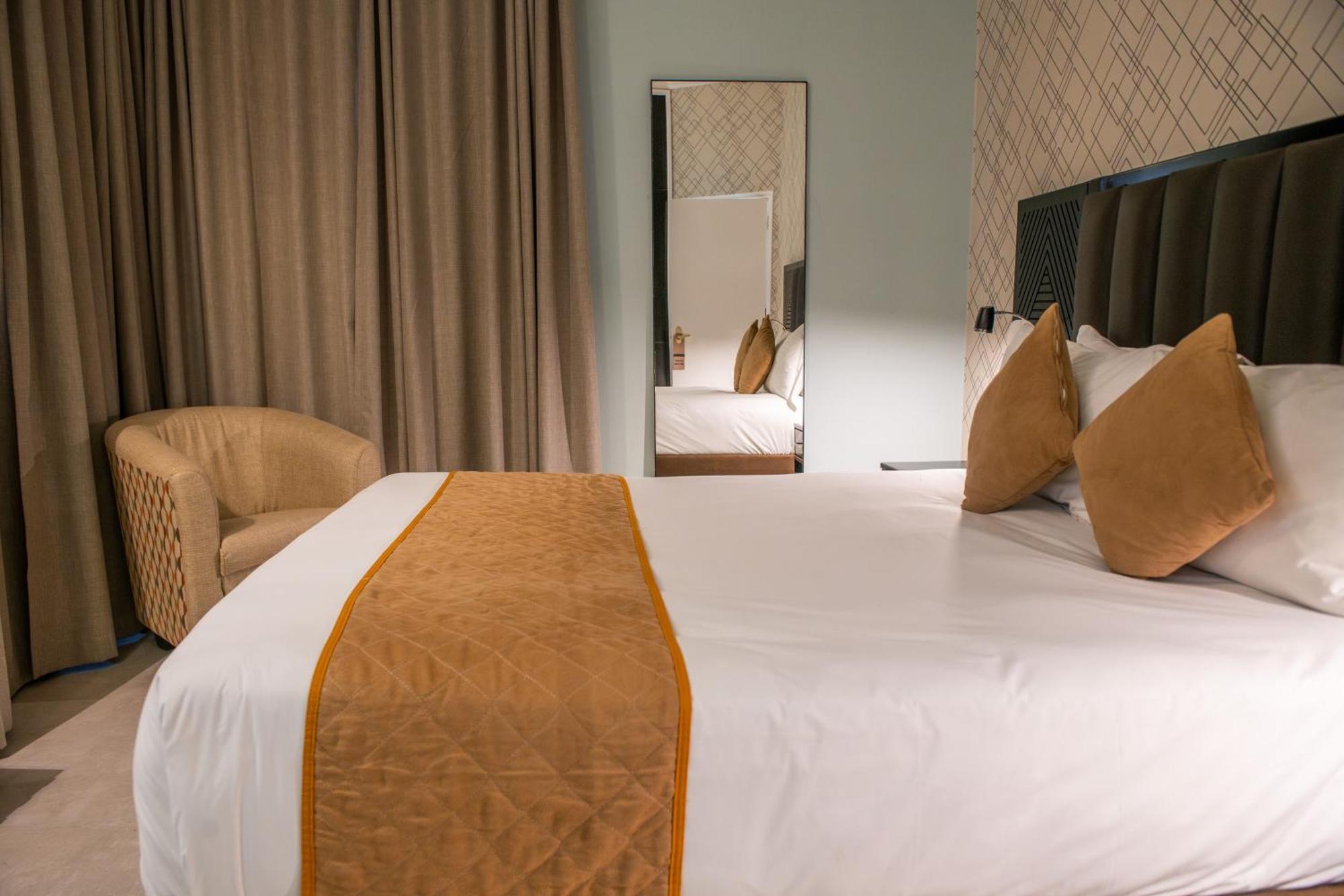 New Ambassador Hotel Harare Exteriér fotografie