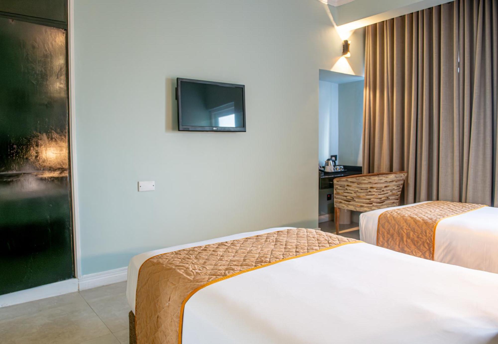 New Ambassador Hotel Harare Exteriér fotografie