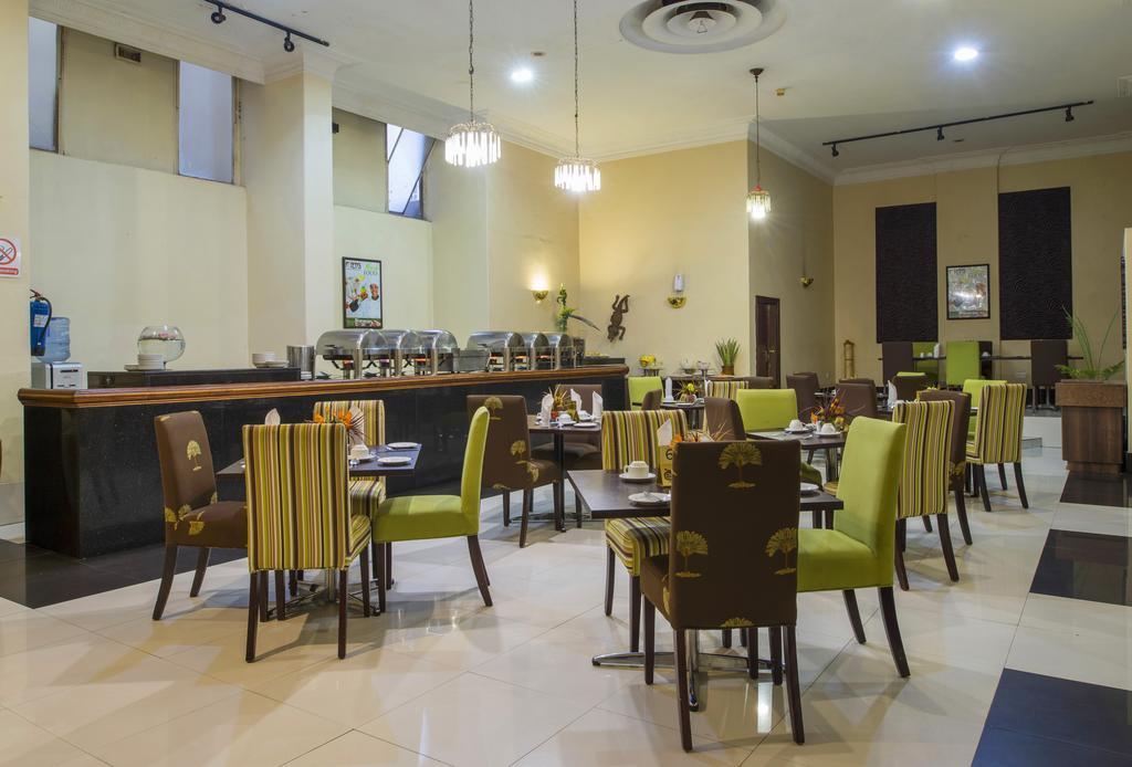 New Ambassador Hotel Harare Exteriér fotografie