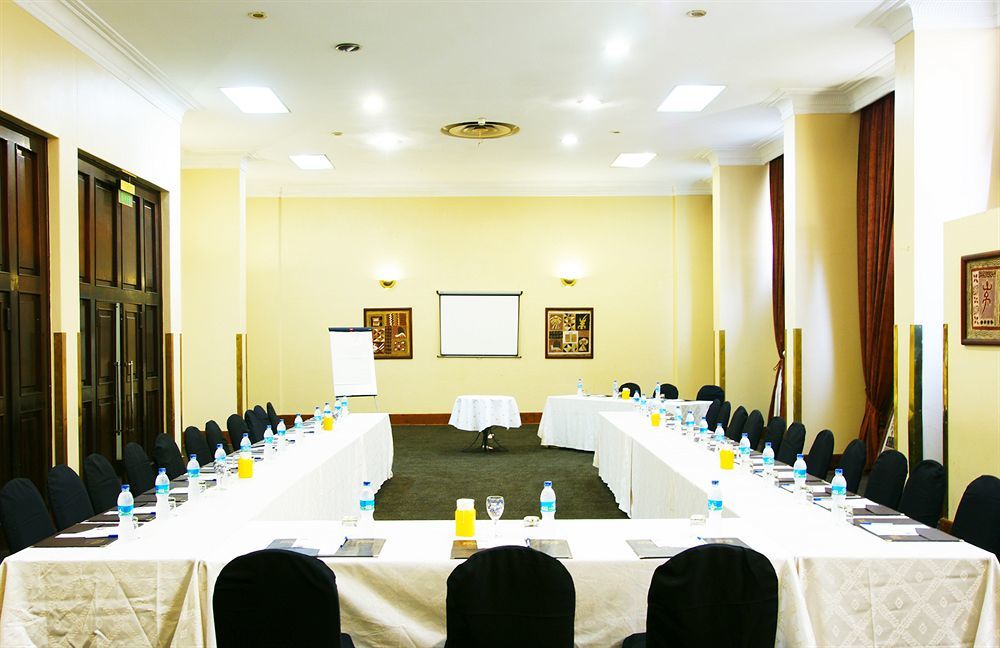 New Ambassador Hotel Harare Exteriér fotografie